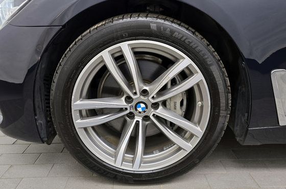BMW 7-Series 740Li xDrive M Sport Package — пробег 131 385 км — фото 5 из 5