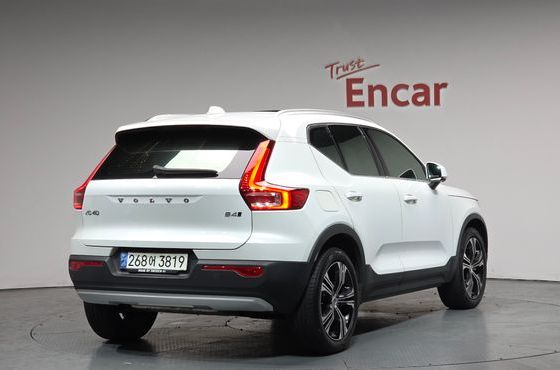 Volvo XC40 B4 Inscription — пробег 37 583 км — фото 2 из 5