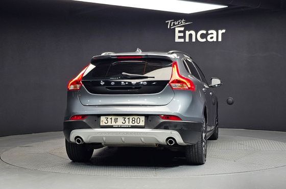 Volvo V40 D3 — пробег 55 048 км — фото 4 из 5