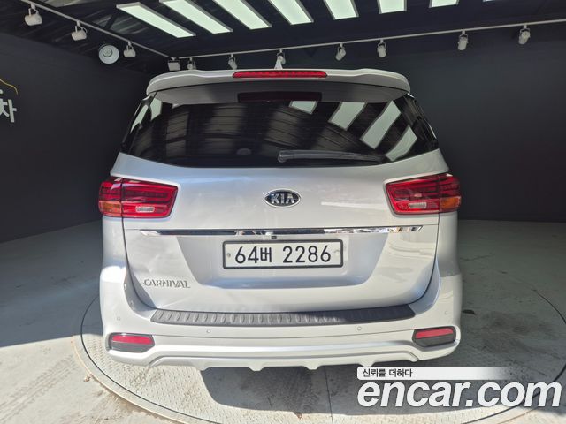 Kia Carnival из Кореи Encar