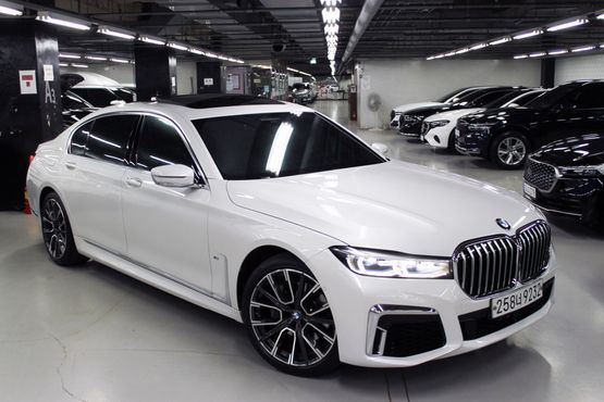 BMW 7-Series 740Li xDrive M Sport Package — пробег 75 000 км — фото 1 из 5