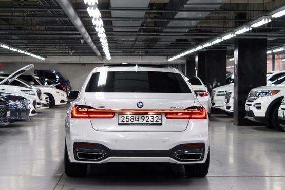 BMW 7-Series 740Li xDrive M Sport Package — пробег 75 000 км — фото 5 из 5