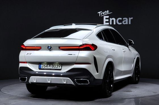 BMW X6 xDrive40i M Sport — пробег 37 558 км — фото 2 из 5