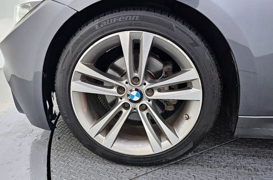 BMW 3-Series 328i Sport — пробег 175 985 км — фото 5 из 5