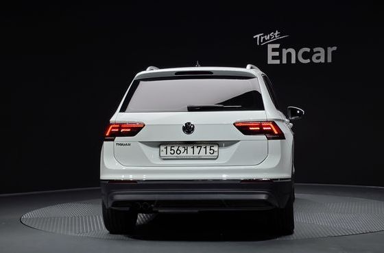 Volkswagen Tiguan 2.0 TDI Premium — пробег 36 260 км — фото 4 из 5