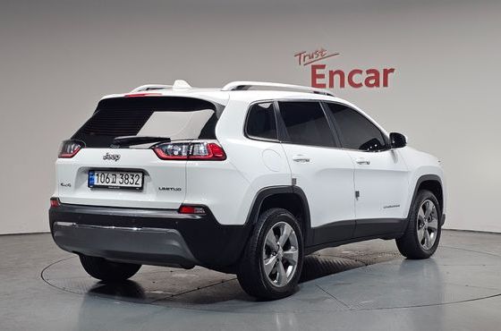 Jeep Cherokee 2.4 Limited AWD — пробег 61 834 км — фото 2 из 5