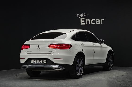 Mercedes-Benz GLC-Class GCL300 4MATIC Coupe — пробег 43 309 км — фото 2 из 5