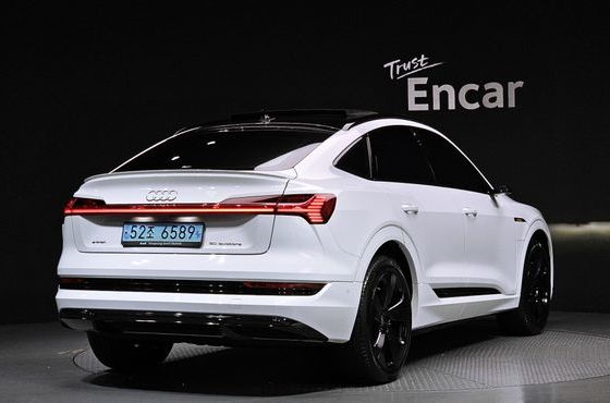 Audi e-tron 55 Quattro Sportback — пробег 129 194 км — фото 3 из 5