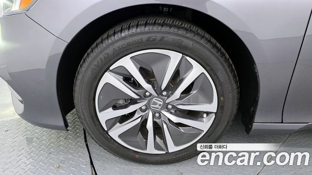 Honda Accord 2.0 Hybrid Touring — пробег 67 979 км — фото 5 из 5