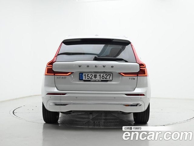 Volvo XC60 T8 Ultra Bright — пробег 4 578 км — фото 4 из 5