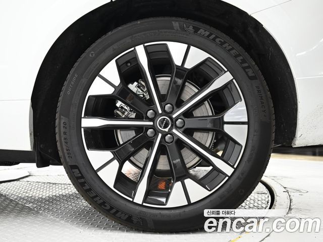 Volvo XC60 T8 Ultra Bright — пробег 4 578 км — фото 5 из 5