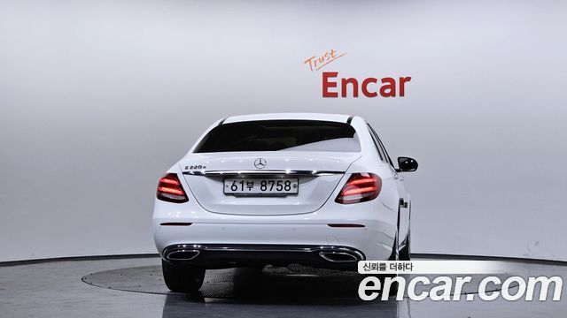 Mercedes-Benz E-Class из Кореи Encar