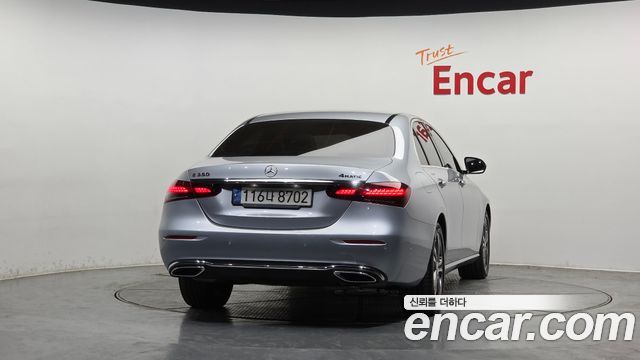 Mercedes-Benz E-Class E350 4MATIC Avantgarde — пробег 72 565 км — фото 4 из 5