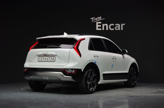 Kia Niro Signature — пробег 1 875 км — фото 2 из 5