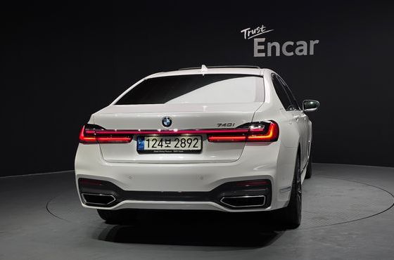 BMW 7-Series 740i M Sport — пробег 48 189 км — фото 4 из 5
