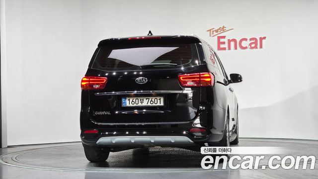 Kia Carnival 9-Seater Prstige — пробег 147 435 км — фото 4 из 5