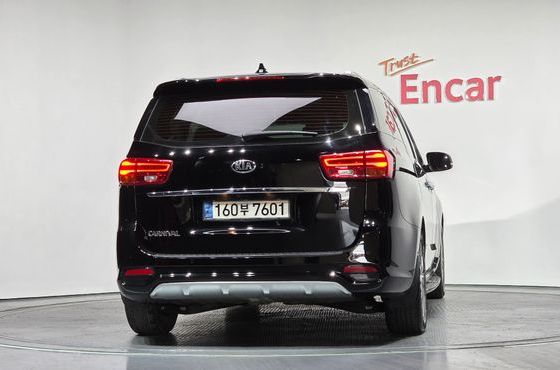 Kia Carnival 9-Seater Prstige — пробег 147 435 км — фото 4 из 5