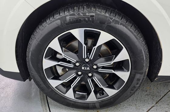 Kia Carnival 9-Seater Signature — пробег 57 366 км — фото 5 из 5