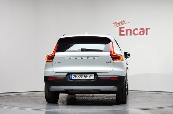 Volvo XC40 B4 Inscription — пробег 102 989 км — фото 4 из 5