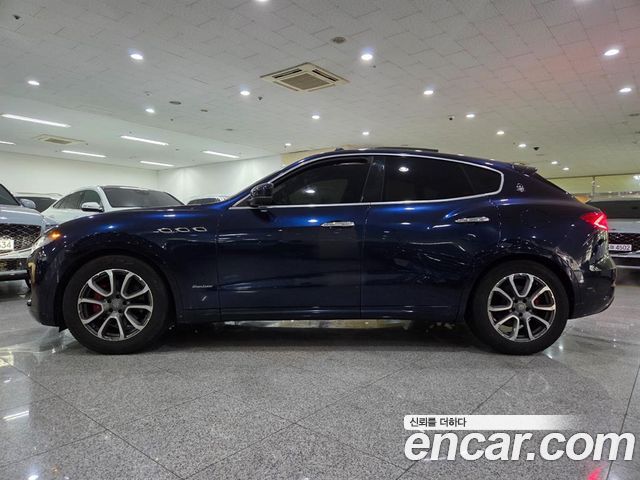 Maserati Levante из Кореи Encar