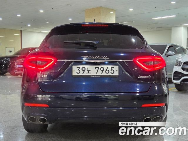 Maserati Levante из Кореи Encar