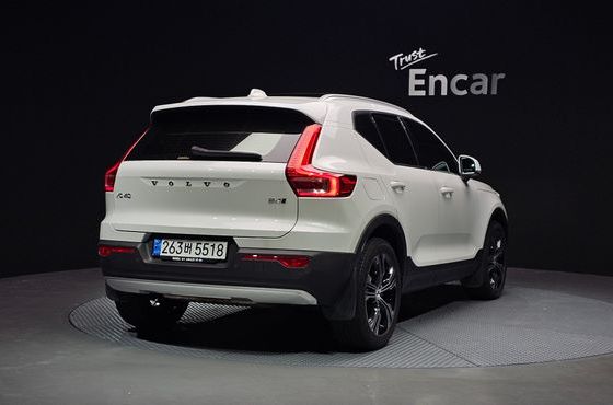 Volvo XC40 B4 Inscription — пробег 84 330 км — фото 2 из 5
