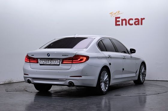 BMW 5-Series 530i xDrive Luxury Plus — пробег 98 633 км — фото 2 из 5