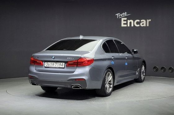 BMW 5-Series 520d xDrive M Sport Package Plus — пробег 61 381 км — фото 2 из 5