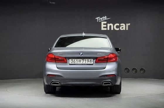 BMW 5-Series 520d xDrive M Sport Package Plus — пробег 61 381 км — фото 4 из 5