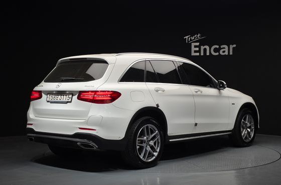 Mercedes-Benz GLC-Class GLC350e 4MATIC AMG Line — пробег 62 656 км — фото 2 из 5