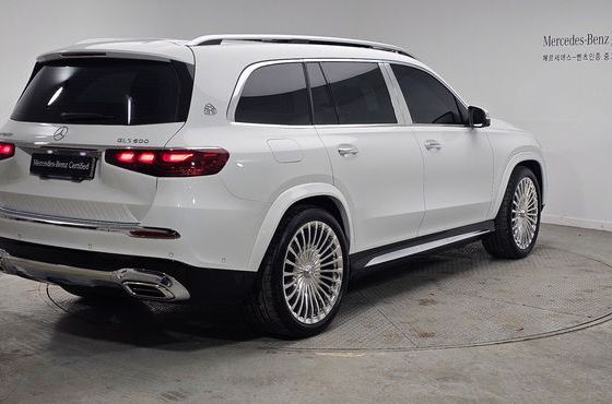 Mercedes-Benz GLS-Class Maybach GLS600 4MATIC — пробег 7 034 км — фото 4 из 5
