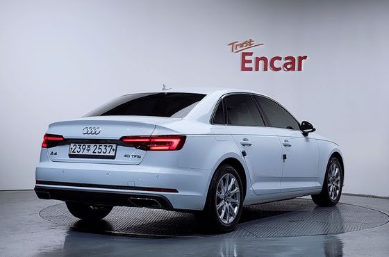 Audi A4 40 TFSI — пробег 50 041 км — фото 2 из 5