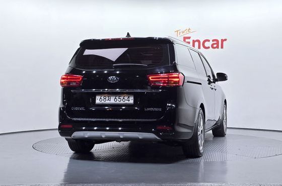 Kia Carnival Gasoline 7-Seater Limousine President — пробег 216 854 км — фото 4 из 5