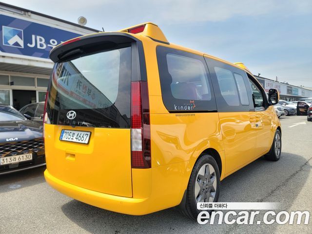 Hyundai Staria L3.5  Kinder Safety Car 15-Seater — пробег 39 347 км — фото 3 из 5