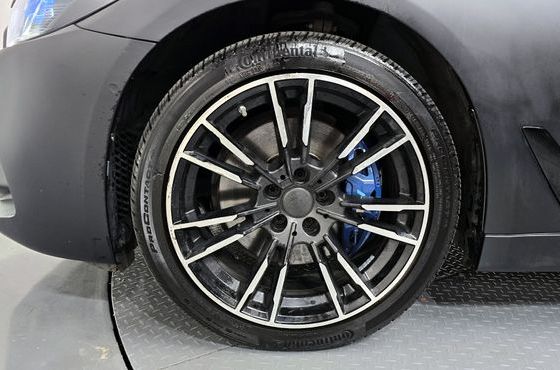 BMW 5-Series 530i xDrive M Sport Package Plus — пробег 167 981 км — фото 5 из 5