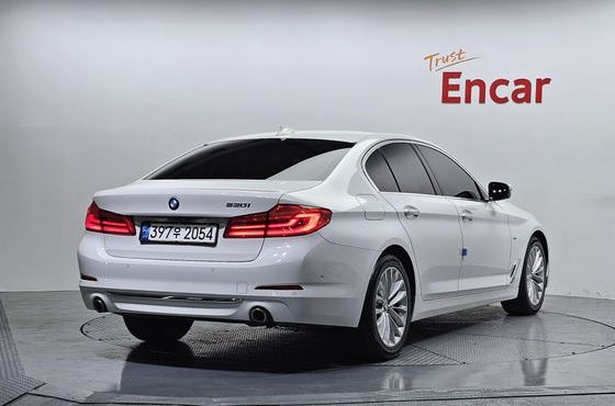 BMW 5-Series 530i Luxury Plus — пробег 184 651 км — фото 2 из 5