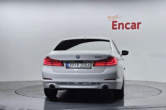 BMW 5-Series 530i Luxury Plus — пробег 184 651 км — фото 4 из 5