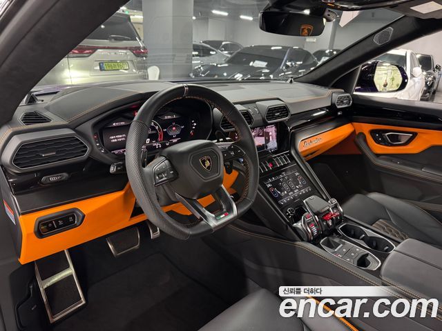 Lamborghini Urus 4.0 V8 S — пробег 6 400 км — фото 4 из 5