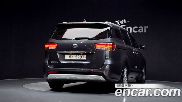 Kia Carnival из Кореи Encar