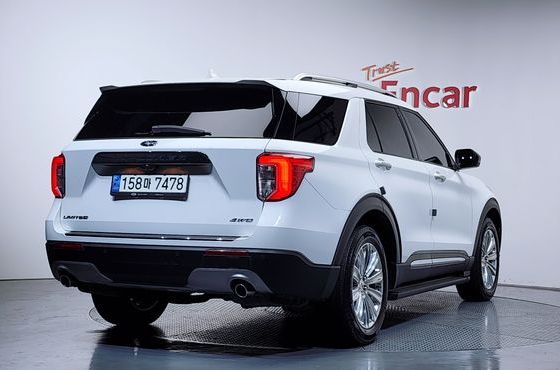 Ford Explorer 2.3 LimIted 4WD — пробег 105 178 км — фото 2 из 5