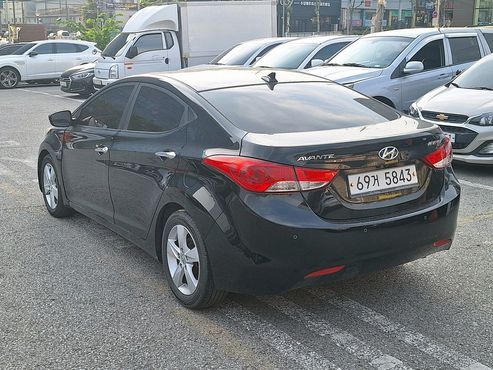 Hyundai AVANTE M16 GDI Premier — пробег 157 000 км — фото 5 из 5