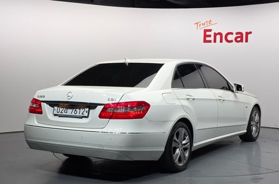 Mercedes-Benz E-Class E220 CDI Avantgarde — пробег 178 376 км — фото 2 из 5