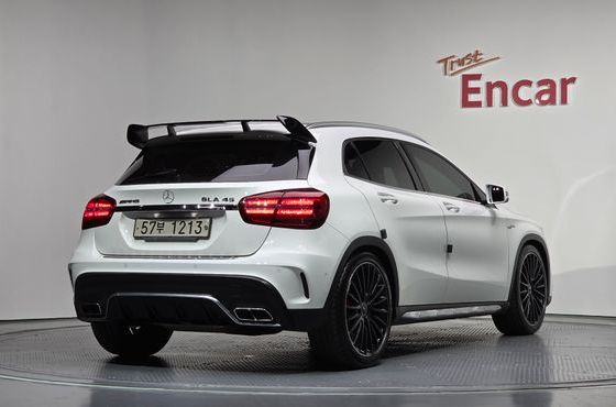 Mercedes-Benz GLA-Class GLA45 AMG 4MATIC — пробег 65 711 км — фото 2 из 5