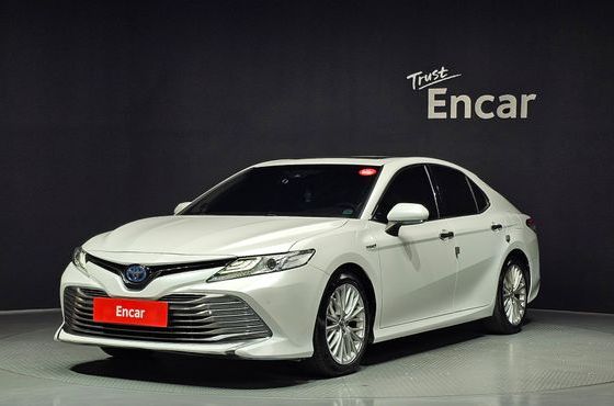 Toyota Camry 2.5 XLE Hybrid — пробег 88 288 км — фото 1 из 5