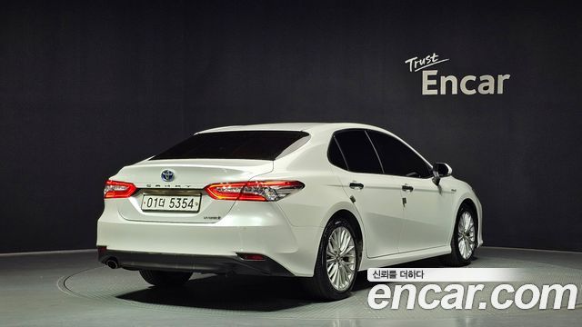 Toyota Camry 2.5 XLE Hybrid — пробег 88 288 км — фото 2 из 5
