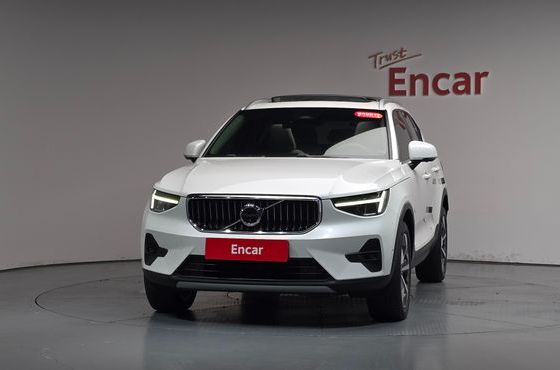 Volvo XC40 B4 Ultimate Bright — пробег 21 171 км — фото 3 из 5