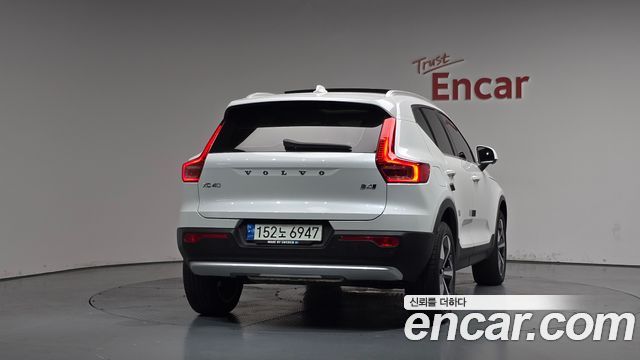 Volvo XC40 B4 Ultimate Bright — пробег 21 171 км — фото 4 из 5