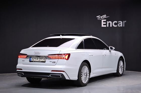 Audi A6 45 TFSI Quattro Premium — пробег 124 324 км — фото 2 из 5