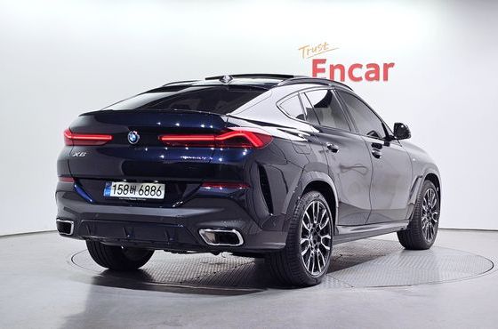 BMW X6 xDrive40i M Sport — пробег 5 845 км — фото 2 из 5