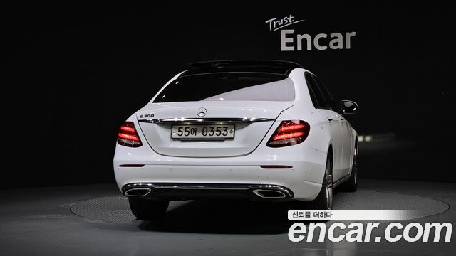 Mercedes-Benz E-Class из Кореи Encar